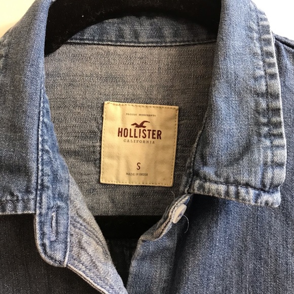 Hollister chambray button down shirt - Picture 2 of 2